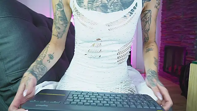 Snapshot of miss___angel chatting on 25, 6, 2026 miss angel online show from 25, 6, 2026