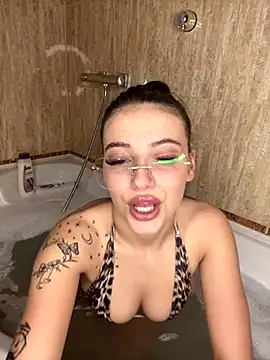 Snapshot of Foxy_Rosee chatting on 21, 10, 2025 Foxy Rosee online show from 21, 10, 2025