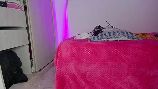 MELINAMARTINS online show from 5, 5, 2026