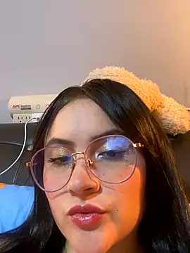 Snapshot of ValentinaOrtiz3 chatting on 11, 10, 2025 ValentinaOrtiz3 online show from 11, 10, 2025