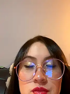 Snapshot of ValentinaOrtiz3 chatting on 15, 10, 2025 ValentinaOrtiz3 online show from 15, 10, 2025