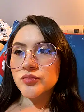 Snapshot of ValentinaOrtiz3 chatting on 23, 10, 2025 ValentinaOrtiz3 online show from 23, 10, 2025