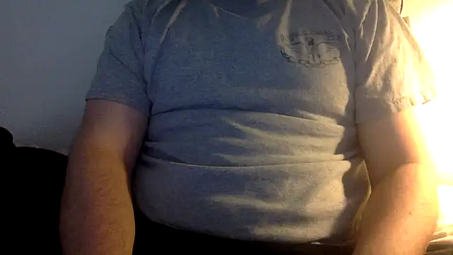 Snapshot of Milflover96 chatting on 3, 3, 2025 Milflover96 online show from 3, 3, 2025