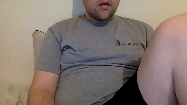 Snapshot of Milflover96 chatting on 5, 3, 2025 Milflover96 online show from 5, 3, 2025