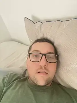 Snapshot of Milflover96 chatting on 8, 3, 2025 Milflover96 online show from 8, 3, 2025