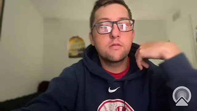 Snapshot of Milflover96 chatting on 8, 9, 2025 Milflover96 online show from 8, 9, 2025