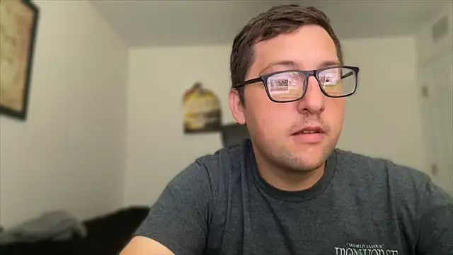 Snapshot of Milflover96 chatting on 6, 10, 2025 Milflover96 online show from 6, 10, 2025