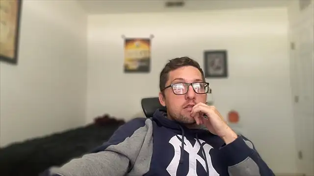 Snapshot of Milflover96 chatting on 14, 10, 2025 Milflover96 online show from 14, 10, 2025