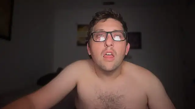 Snapshot of Milflover96 chatting on 15, 10, 2025 Milflover96 online show from 15, 10, 2025