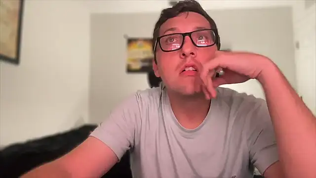 Snapshot of Milflover96 chatting on 18, 10, 2025 Milflover96 online show from 18, 10, 2025