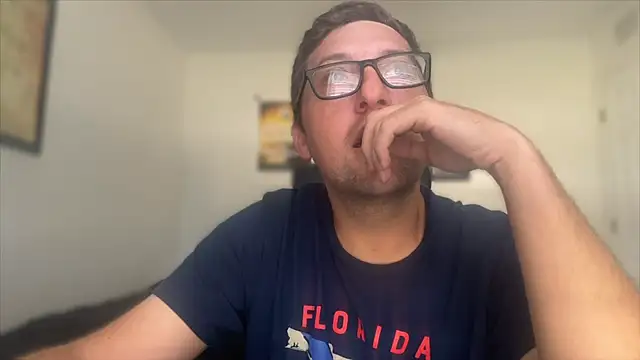 Snapshot of Milflover96 chatting on 22, 10, 2025 Milflover96 online show from 22, 10, 2025