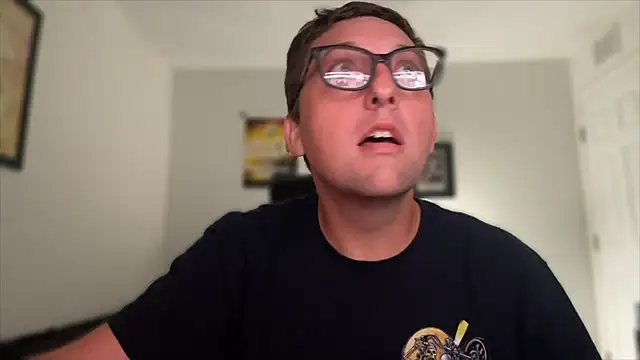 Snapshot of Milflover96 chatting on 8, 11, 2025 Milflover96 online show from 8, 11, 2025