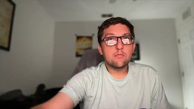 Snapshot of Milflover96 chatting on 16, 11, 2025 Milflover96 online show from 16, 11, 2025