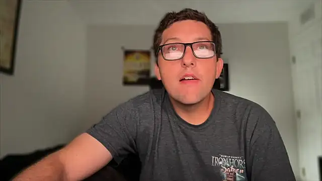 Snapshot of Milflover96 chatting on 16, 11, 2025 Milflover96 online show from 16, 11, 2025