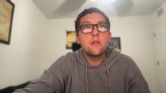 Snapshot of Milflover96 chatting on 25, 11, 2025 Milflover96 online show from 25, 11, 2025