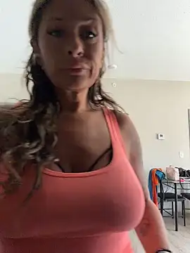 bossyroxy84 online show from 19, 7, 2026