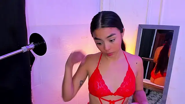 lanna brunette online show from 7, 5, 2026