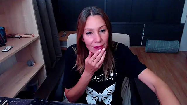 Snapshot of hannaha chatting on 8, 8, 2026 hannaha online show from 8, 8, 2026