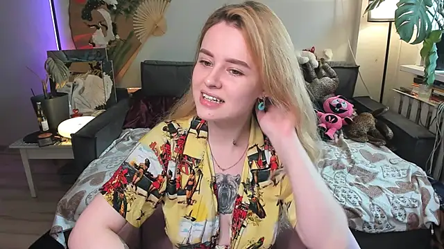 Alexa Pirs online show from 30, 4, 2026