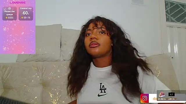 Daphnewalker   online show from 1, 10, 2025