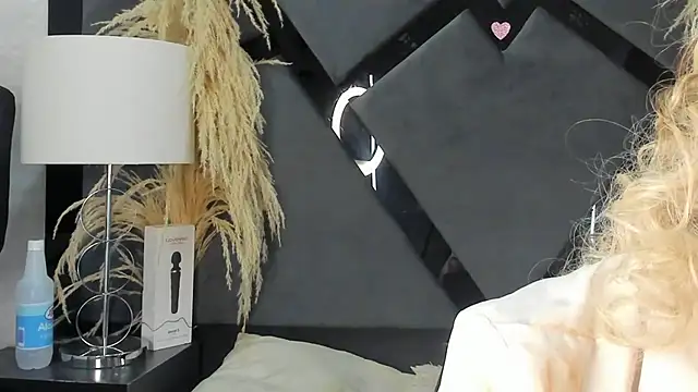 TianahGlow online show from 15, 2, 2026