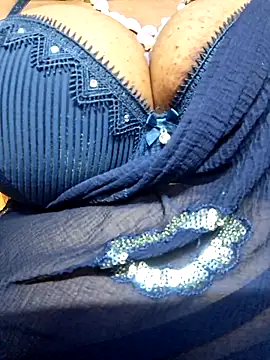 Snapshot of SX-JUHI chatting on 6, 10, 2025 SX-JUHI online show from 6, 10, 2025