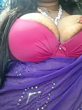 Snapshot of SX-JUHI chatting on 30, 10, 2025 SX-JUHI online show from 30, 10, 2025