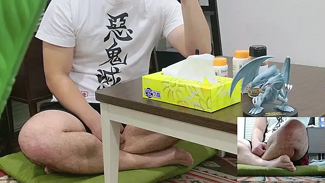 Snapshot of YARASERO-kun chatting on 11, 1, 2026 YARASERO-kun online show from 11, 1, 2026