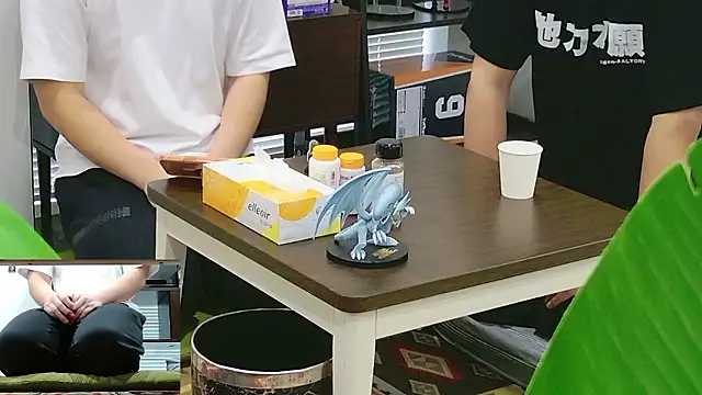 Snapshot of YARASERO-kun chatting on 25, 2, 2026 YARASERO-kun online show from 25, 2, 2026