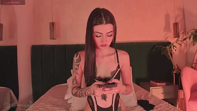 Giselle royy online show from 25, 6, 2026