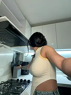 Snapshot of alejandra_jonees chatting on 10, 1, 2026 alejandra jonees online show from 10, 1, 2026