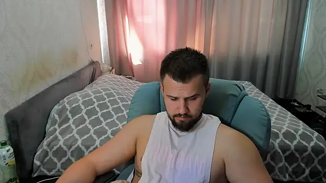 Snapshot of Vladik_b chatting on 3, 8, 2026 Vladik b online show from 3, 8, 2026