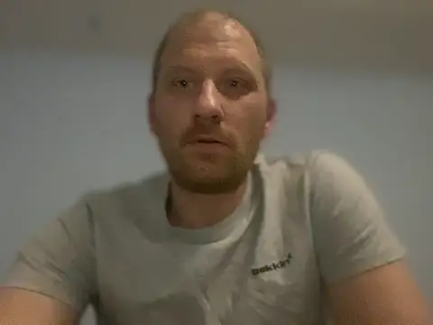 Snapshot of Krzysiekg123 chatting on 11, 2, 2025 Krzysiekg123 online show from 11, 2, 2025