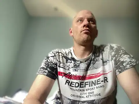 Snapshot of Krzysiekg123 chatting on 19, 2, 2025 Krzysiekg123 online show from 19, 2, 2025