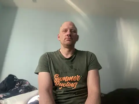 Snapshot of Krzysiekg123 chatting on 20, 2, 2025 Krzysiekg123 online show from 20, 2, 2025