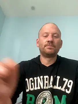 Snapshot of Krzysiekg123 chatting on 5, 10, 2025 Krzysiekg123 online show from 5, 10, 2025