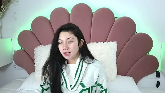 Snapshot of ScarlletRays chatting on 1, 3, 2025 ScarlletRays online show from 1, 3, 2025