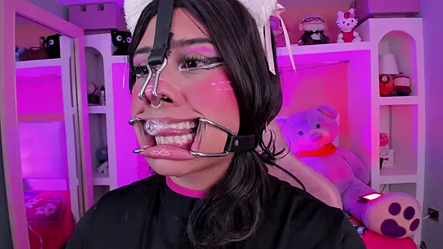 miss   megan online show from 28, 7, 2026