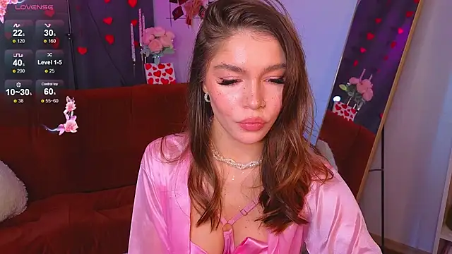 Snapshot of Caroline__Brown chatting on 14, 2, 2025 Caroline Brown online show from 14, 2, 2025