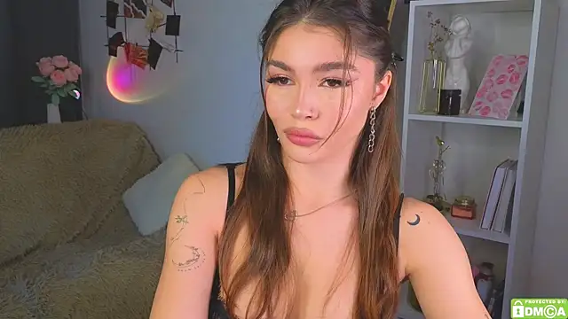 Snapshot of Caroline__Brown chatting on 9, 10, 2025 Caroline Brown online show from 9, 10, 2025