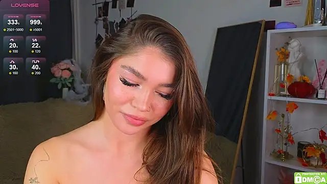 Snapshot of Caroline__Brown chatting on 5, 11, 2025 Caroline Brown online show from 5, 11, 2025