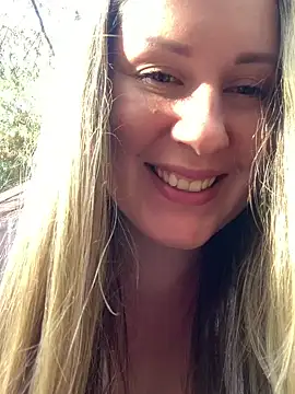 Mona Plus online show from 19, 2, 2025