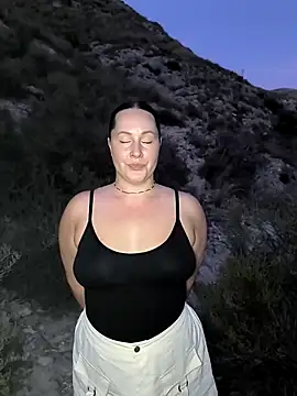 Mona Plus online show from 13, 9, 2025