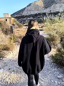 Mona Plus online show from 3, 10, 2025