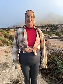 Mona Plus online show from 17, 10, 2025