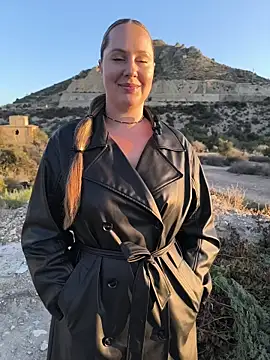 Mona Plus online show from 18, 10, 2025