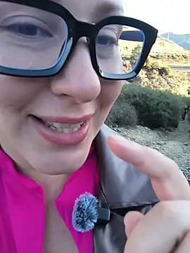 Mona Plus online show from 16, 11, 2025