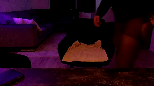 Bleueyez007 online show from 5, 3, 2025