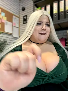 Snapshot of Eliaden chatting on 5, 11, 2025 Eliaden online show from 5, 11, 2025