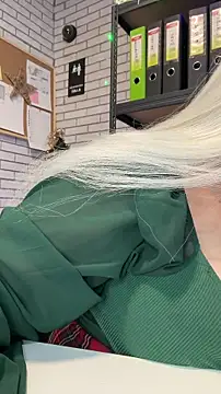 Snapshot of Eliaden chatting on 22, 12, 2025 Eliaden online show from 22, 12, 2025